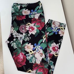 Nike size XXl calf length leggings. Thin and light Dri-fit